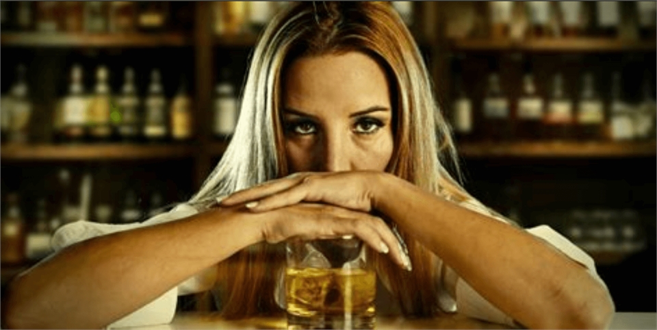 Can I drink alcohol after tooth extraction?